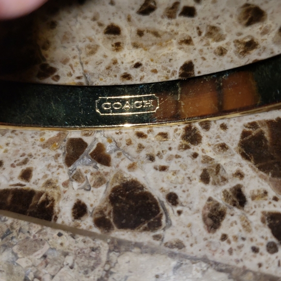 New Coach Enameled Heart Bangke Bracelet - Picture 9 of 14